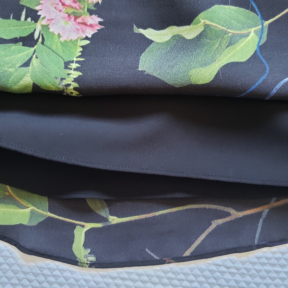 Aritzia Babaton Black Green Pink Tropical Floral Printed Camisole Top Sz Xs - Picture 6 of 11